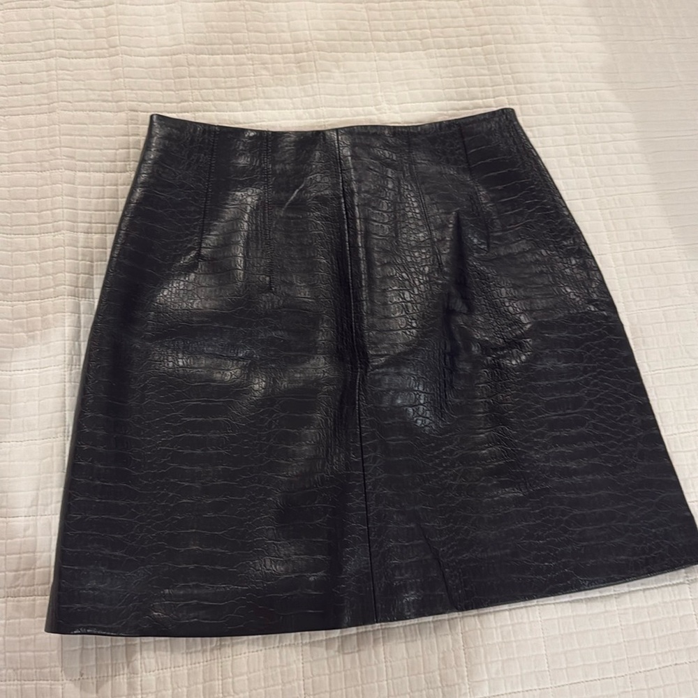 Stradivarius leather mini skirt sz 4